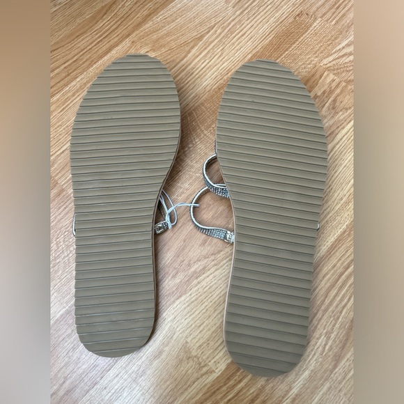 BLACK RIVER Rhinestone strap thong sandals. - Picture 4 of 4